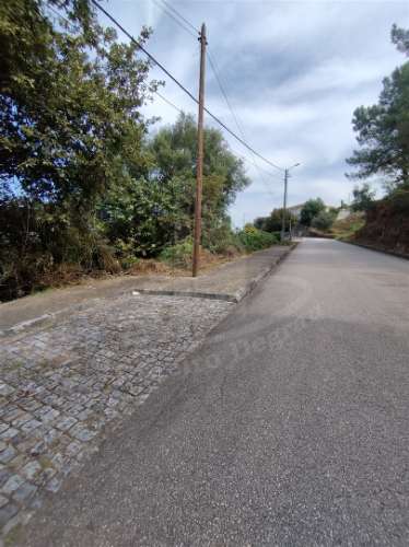 &#127969; Terreno para Construção de Moradia Individual – 688 m² | Santa Lucrécia de Algeriz, Braga