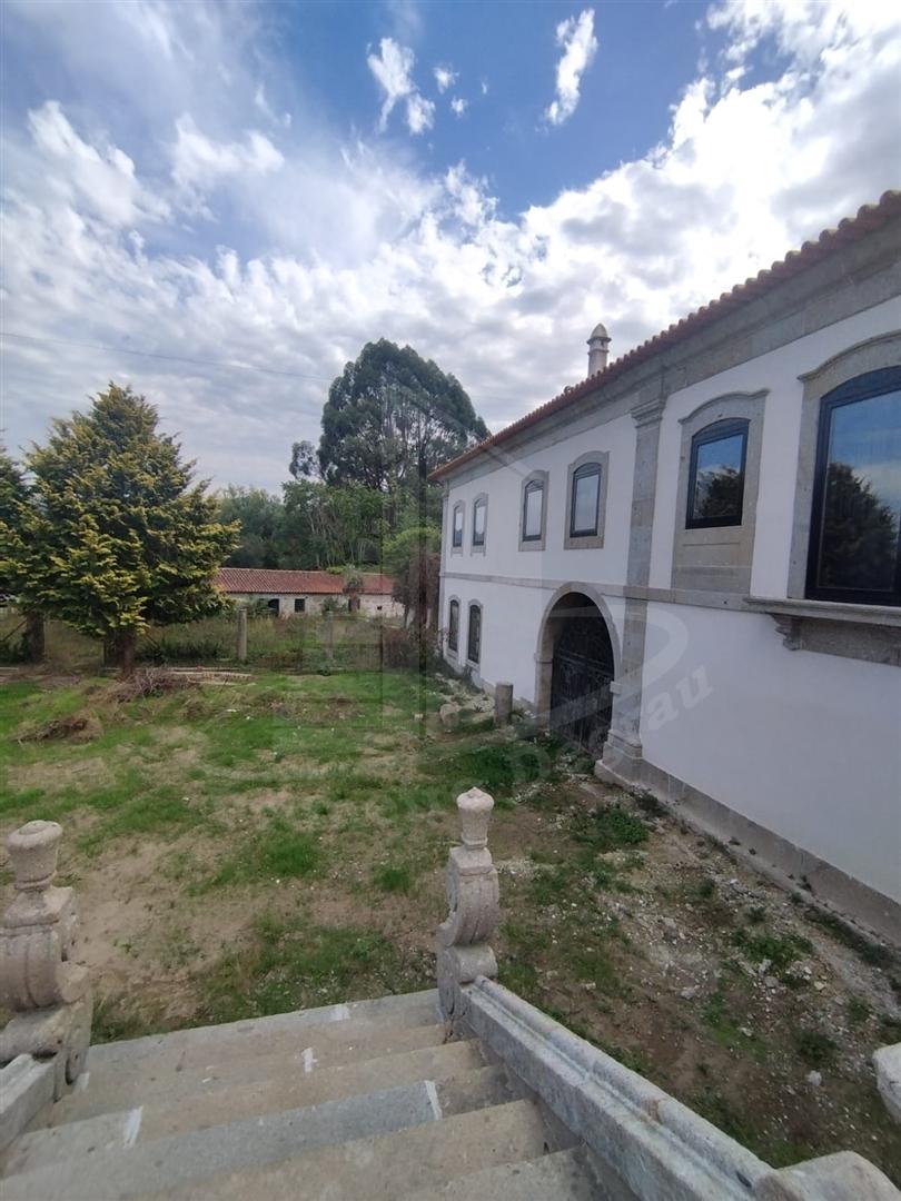 &#127969; Quinta Histórica de 1937 com 8.000 m² – Palmeira, Braga