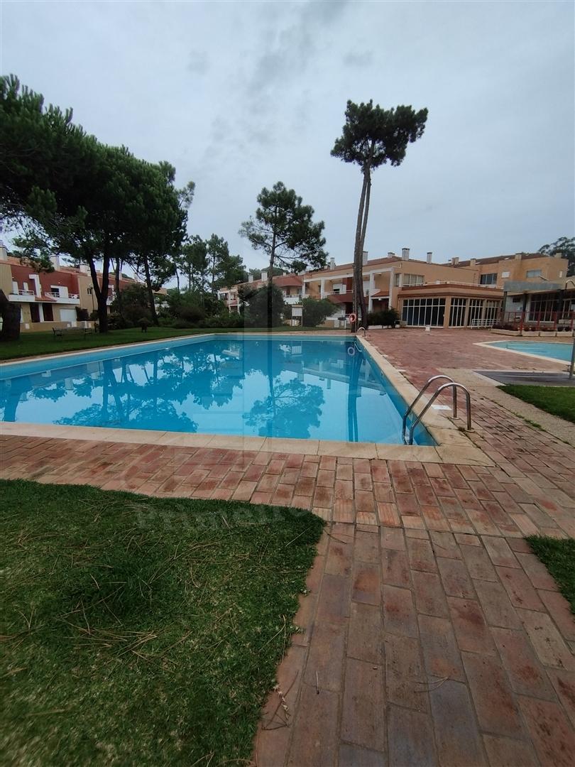 Apartamento T2+1 com mezanino em condomínio fechado – Aldeamento Lirisol, Ofir, Esposende.