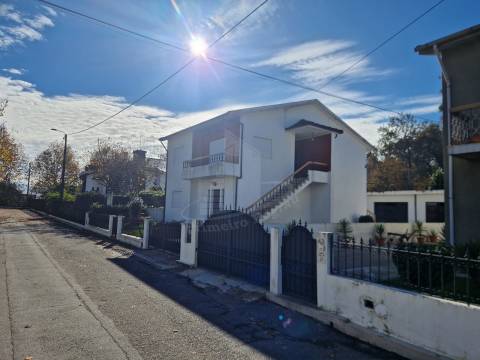 Andar Moradia T3 (1.º Piso) – Caldas das Taipas