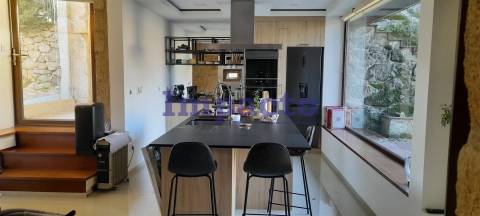 Moradia T3 restaurada Vale de Cambra