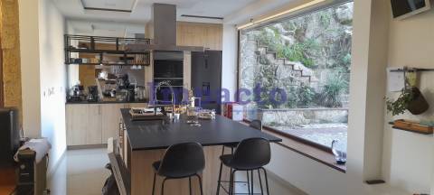 Moradia T3 restaurada Vale de Cambra