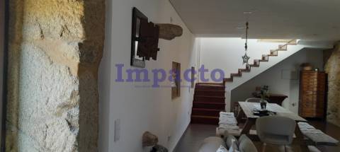 Moradia T3 restaurada Vale de Cambra