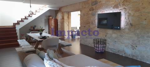 Moradia T3 restaurada Vale de Cambra