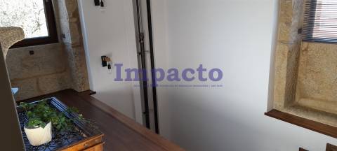 Moradia T3 restaurada Vale de Cambra