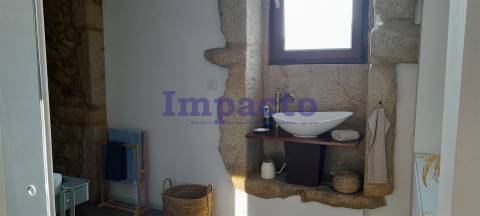 Moradia T3 restaurada Vale de Cambra