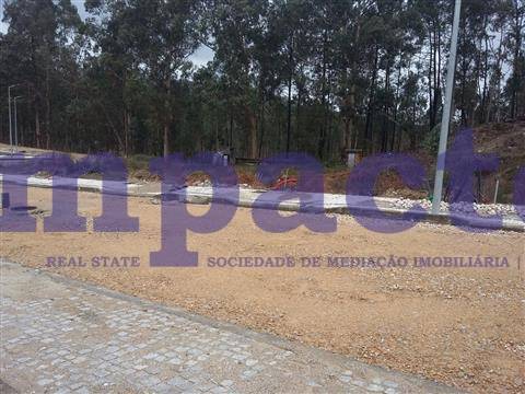 Lotes terrenos localizados em Fajões.