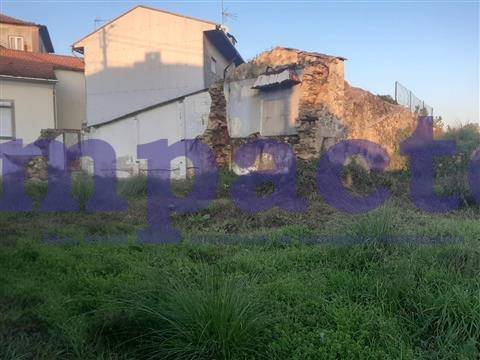 Terreno na Vila de Cucujães, Oliveira de Azeméis