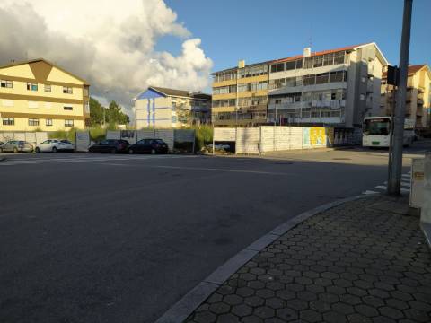 Terreno para Bloco de apartamentos em Oliveira do Douro.