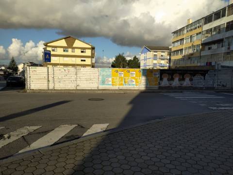 Terreno para Bloco de apartamentos em Oliveira do Douro.