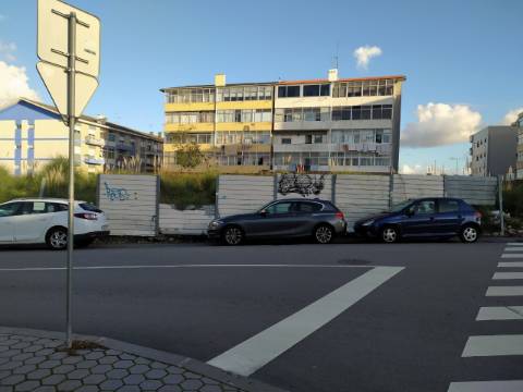 Terreno para Bloco de apartamentos em Oliveira do Douro.
