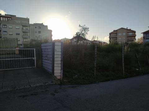 Terreno para Bloco de apartamentos em Oliveira do Douro.