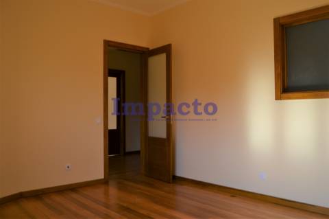 Quinta com moradia T6 em Fajões, Oliveira de Azeméis