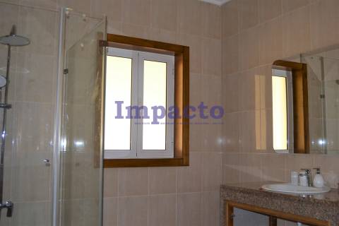 Quinta com moradia T6 em Fajões, Oliveira de Azeméis