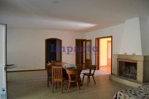 Quinta com moradia T6 em Fajões, Oliveira de Azeméis