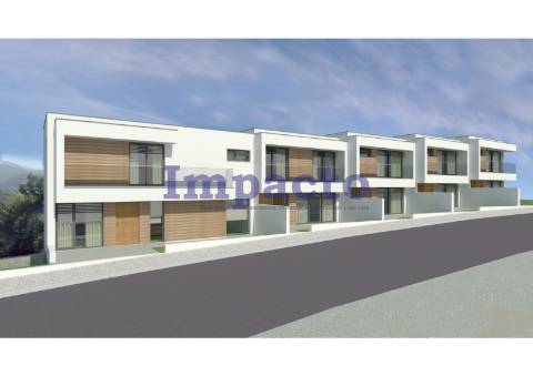 Moradia em banda T3 em Oliveira de Azeméis em fase final de construção