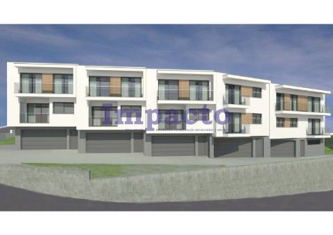 Moradia em banda T3 em Oliveira de Azeméis em fase final de construção