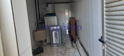 Moradia independente de tipologia T3 em Argoncilhe, Santa Maria da Feira