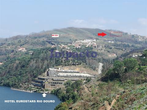 Moradia T2 para restaurar em Castelo de Paiva