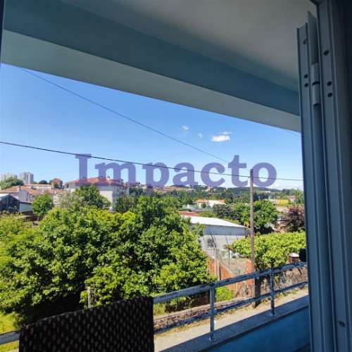 Comprar Moradia isolada T3+1 em São João da Madeira