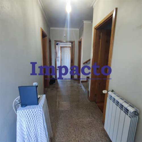 Comprar Moradia isolada T3+1 em São João da Madeira