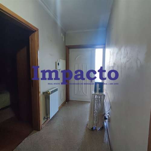 Comprar Moradia isolada T3+1 em São João da Madeira