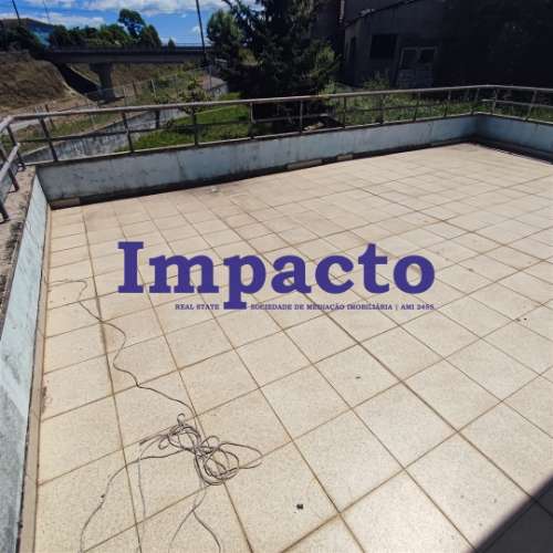 Comprar Moradia isolada T3+1 em São João da Madeira