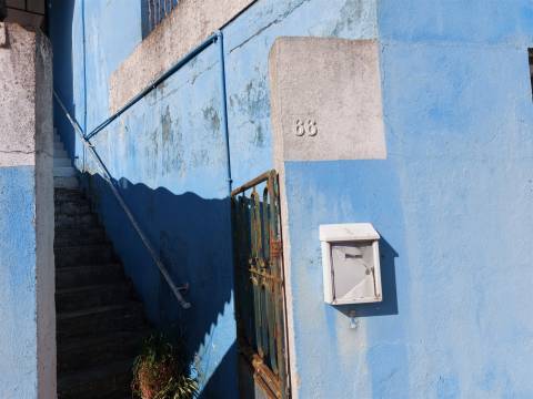 Venda Judicial de Moradia para remodelar em Vila Chã, Ventosa