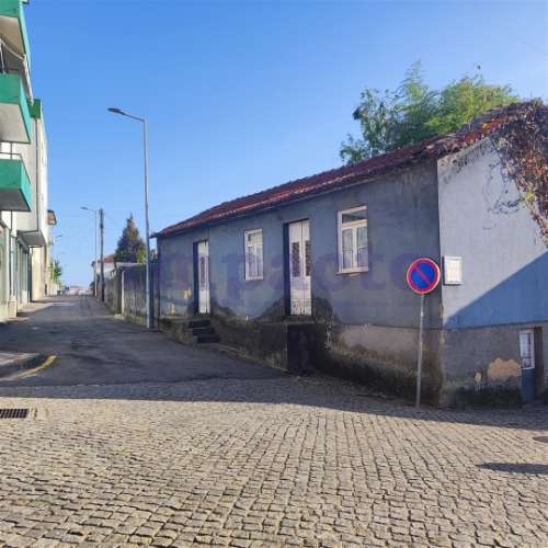 Moradia Devoluta T5, Aveiro, São João da Madeira