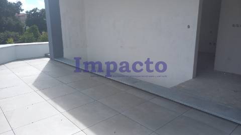 Moradia em Banda T2+1 em São João da Madeira