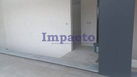 Moradia em Banda T2+1 em São João da Madeira