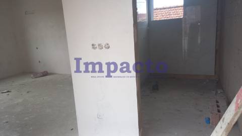 Moradia em Banda T2+1 em São João da Madeira