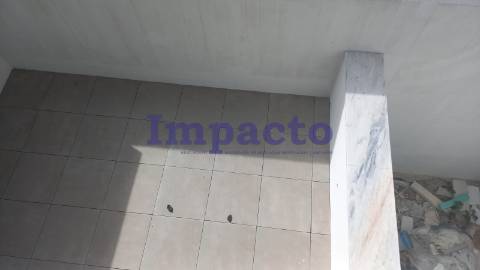 Moradia em Banda T2+1 em São João da Madeira