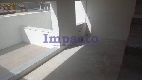 Moradia em Banda T2+1 em São João da Madeira