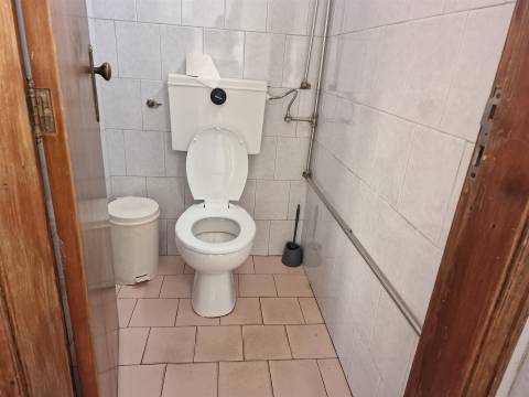 Arrendar espaço comercial  em Carregosa