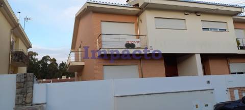 Moradia Geminada T3 em Fornos, Santa Maria da Feira