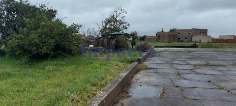 Terreno rústico com viabilidade de construção