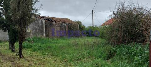 Terreno rústico com viabilidade de construção