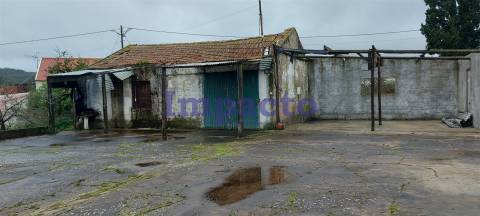 Terreno rústico com viabilidade de construção