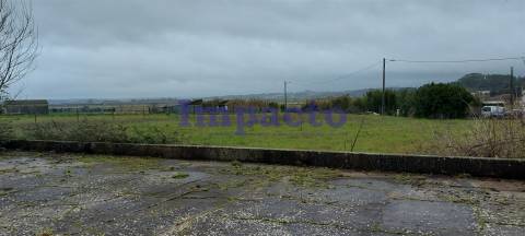 Terreno rústico com viabilidade de construção