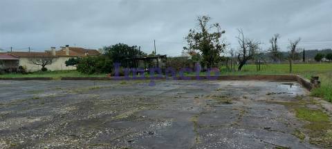 Terreno rústico com viabilidade de construção