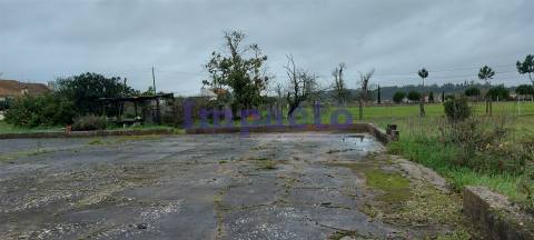 Terreno rústico com viabilidade de construção