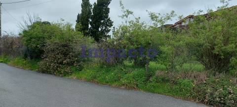 Terreno rústico com viabilidade de construção