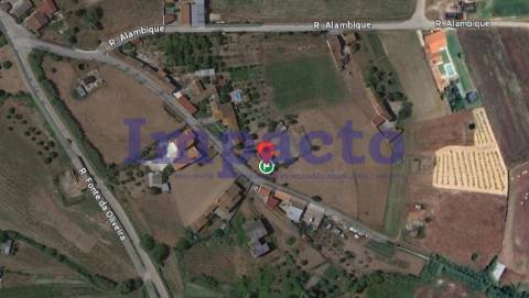 Terreno rústico com viabilidade de construção