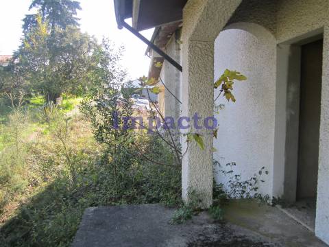 Pavilhão Industrial em Nogueira do Cravo, Oliveira de Azeméis.