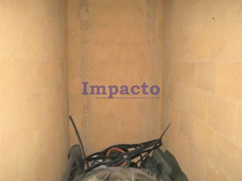 Pavilhão Industrial em Nogueira do Cravo, Oliveira de Azeméis.