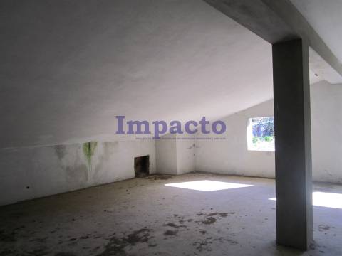 Pavilhão Industrial em Nogueira do Cravo, Oliveira de Azeméis.