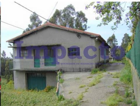 Pavilhão Industrial em Nogueira do Cravo, Oliveira de Azeméis.