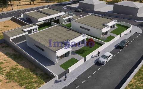 Moradias térreas, isoladas,  em S.M.Feira, venha conhecer o lar com que sempre sonhou.