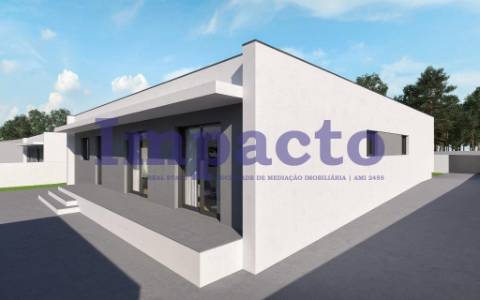 Moradias térreas, isoladas,  em S.M.Feira, venha conhecer o lar com que sempre sonhou.